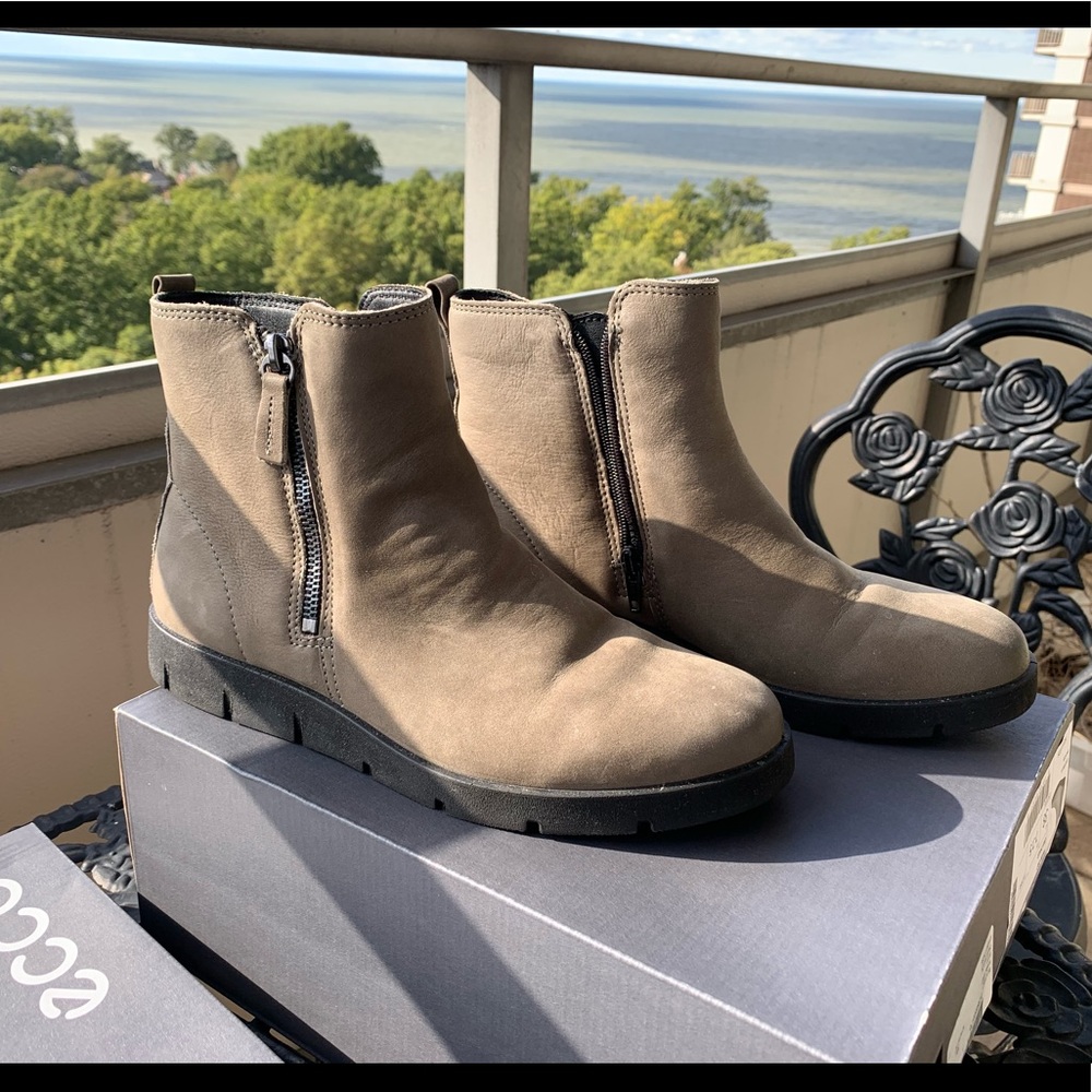 Women’s Ecco Booties